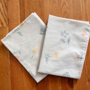 Vintage pair of pillowcases‎ cottagecore floral Springs